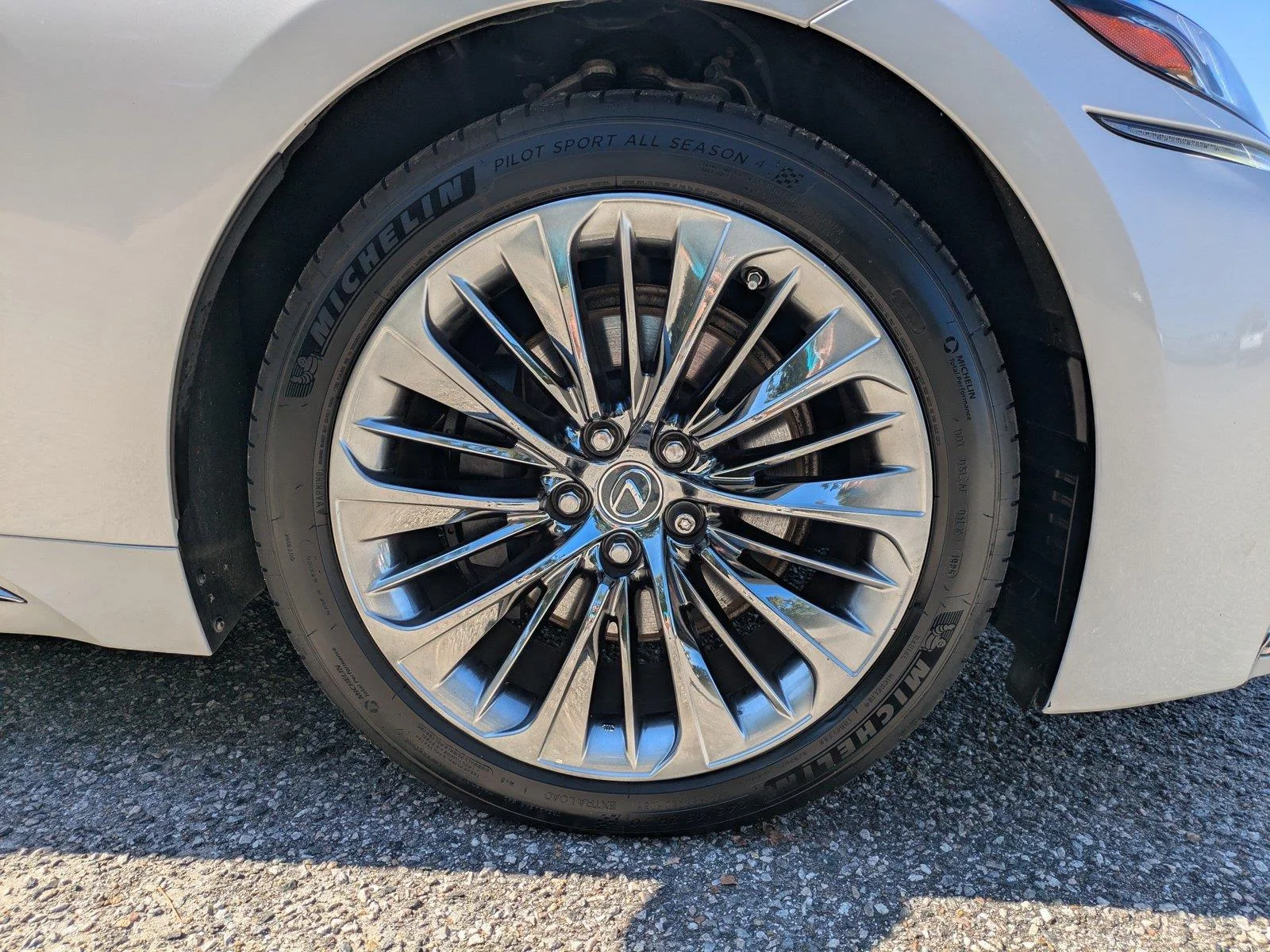 Used 2020 Eminent White Pearl Lexus LS 500 image 11