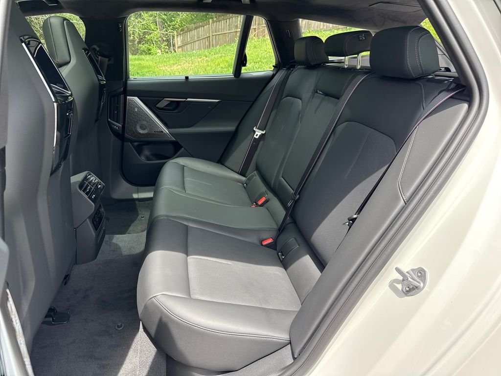 New 2027 White BMW Base image 22