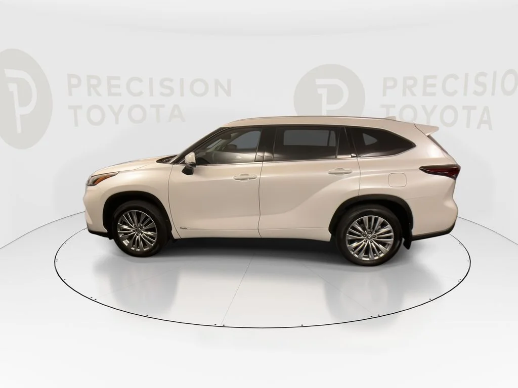Used 2024 Pearl Toyota Platinum image 12