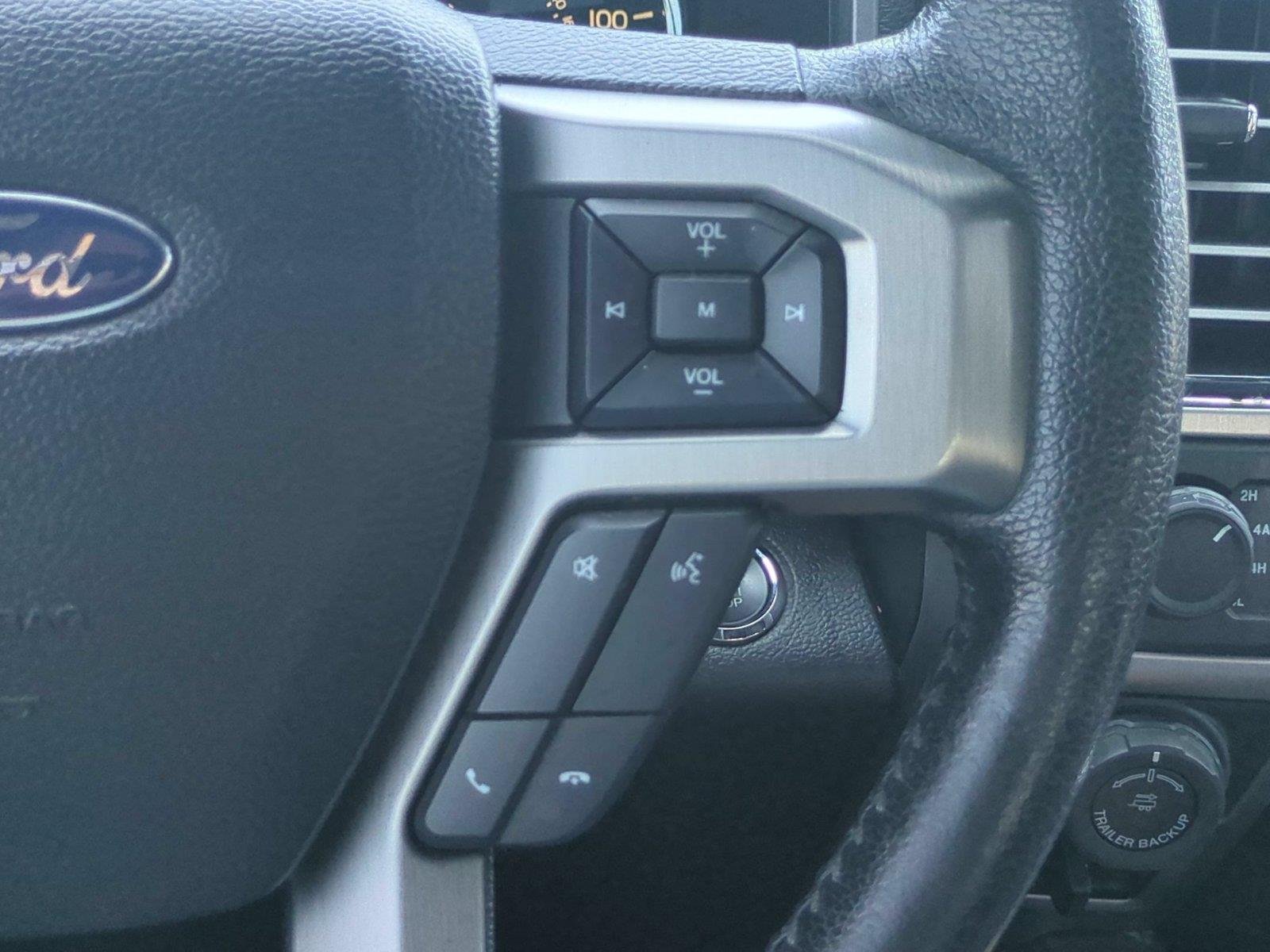 Used 2016 White Platinum Metallic Tri-Coat Ford Platinum image 21