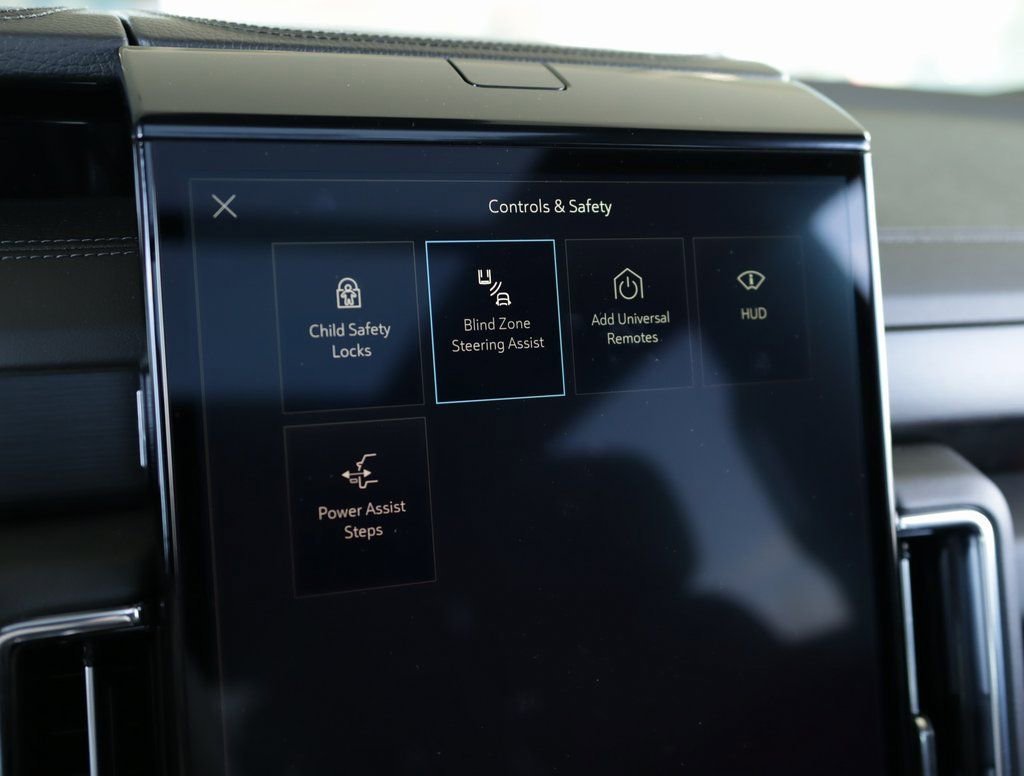 2026 GMC Yukon XL Denali - Photo 17