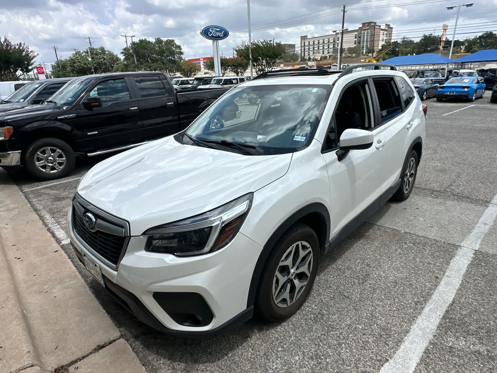 Used 2021 Crystal White Pearl Subaru Premium image 2