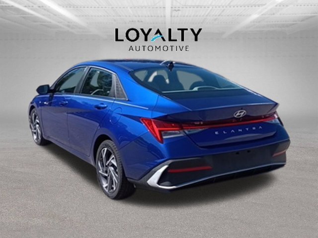 Used 2025 Blue Hyundai SEL Convenience image 3