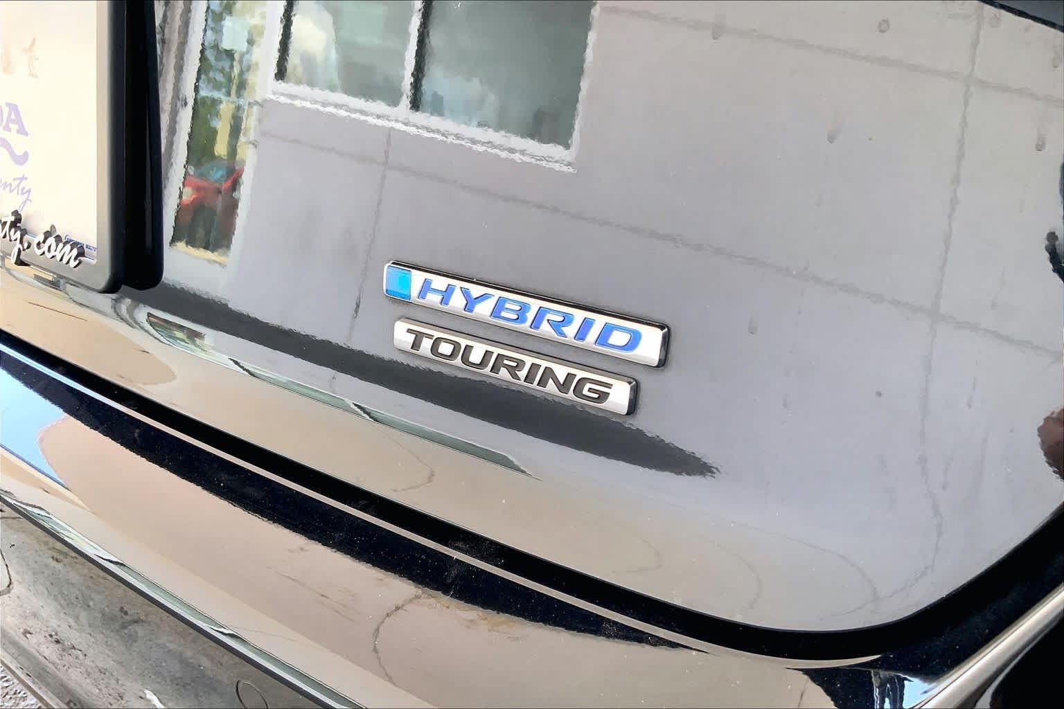Used 2024 Crystal Black Pearl Honda Touring image 10