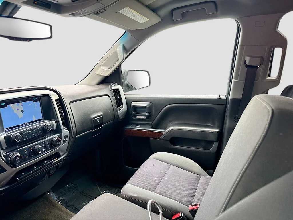 Used 2018 Black GMC SLE image 23