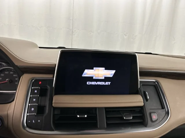 Used 2021 IRIDESCENT PEARL TRICOAT Chevrolet Premier image 9