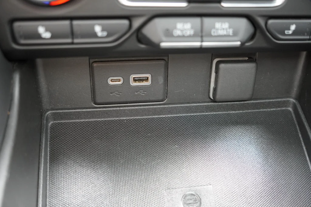 Used 2022 Summit White Chevrolet RST image 33