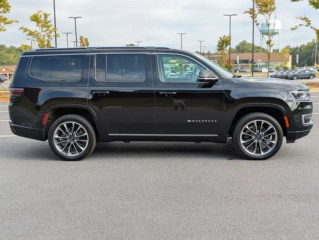 Used 2023 Black Jeep Series III image 3