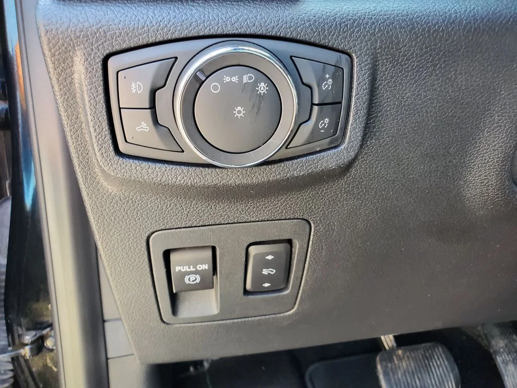 Used 2018 Black Ford  image 8