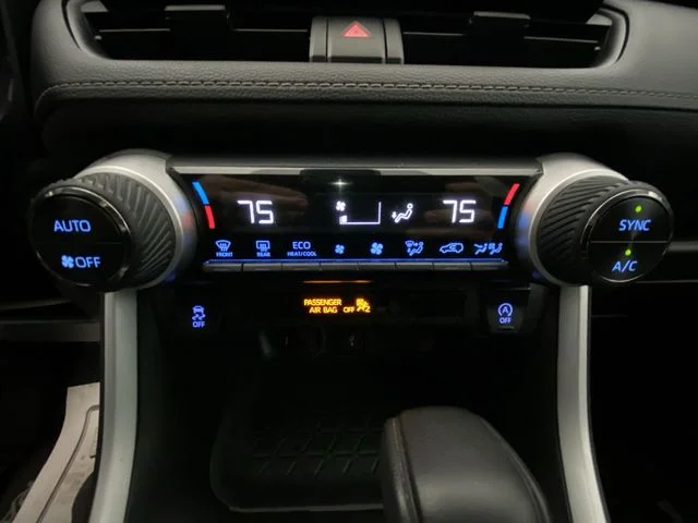Used 2021 White Toyota XLE image 19