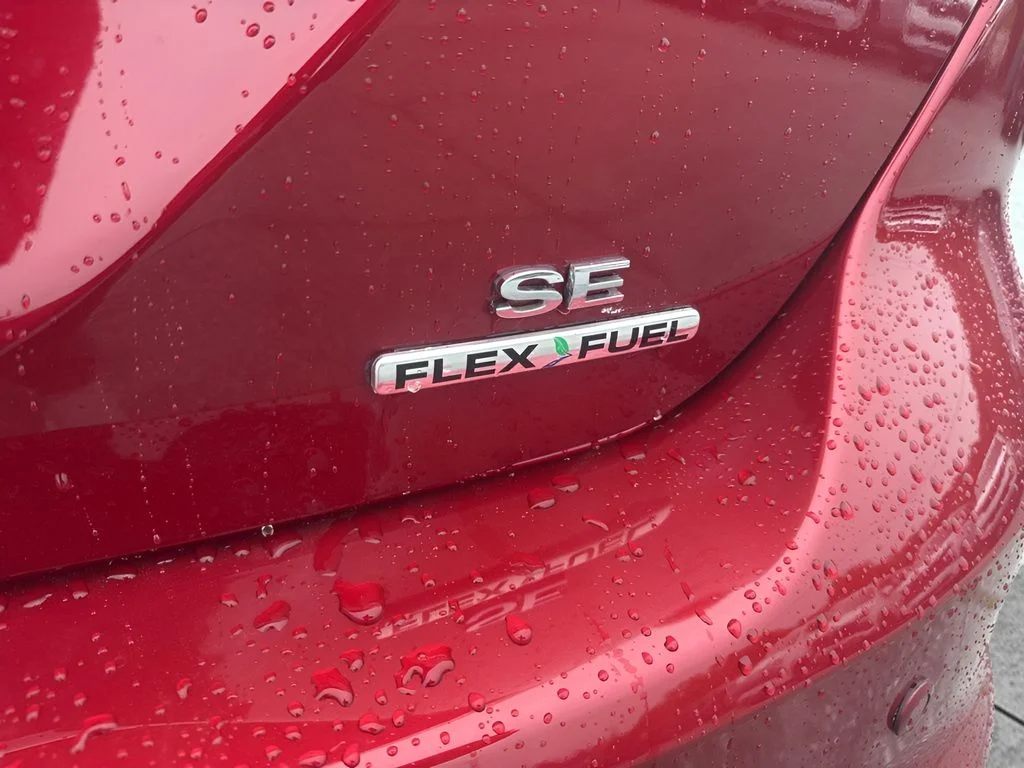 Used 2013 Red Ford SE image 28