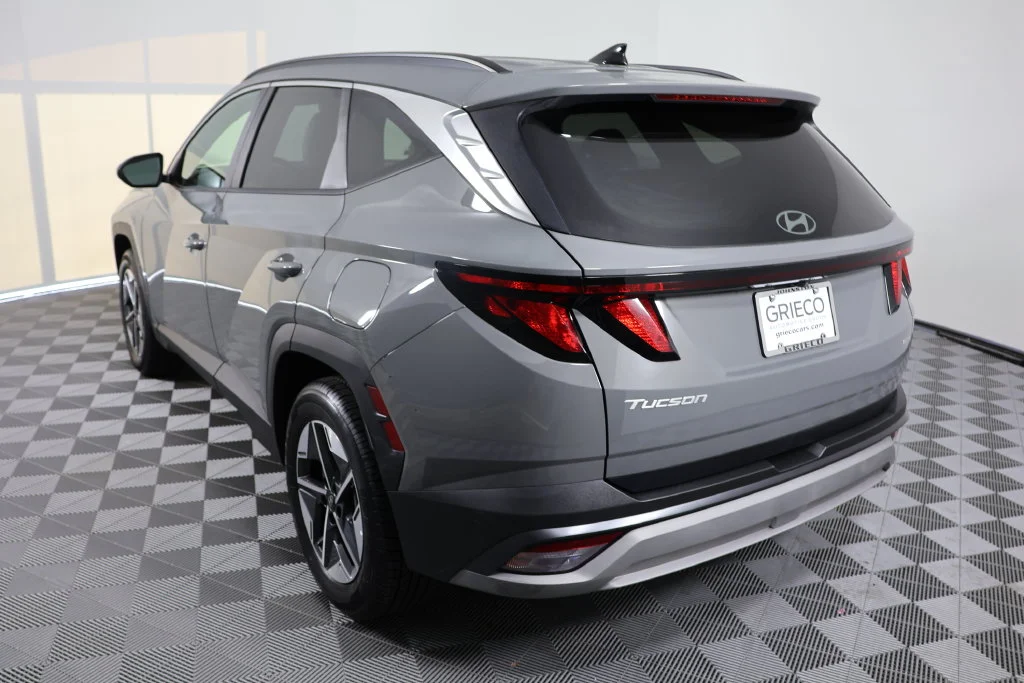 Used 2025 Gray Hyundai SEL image 6