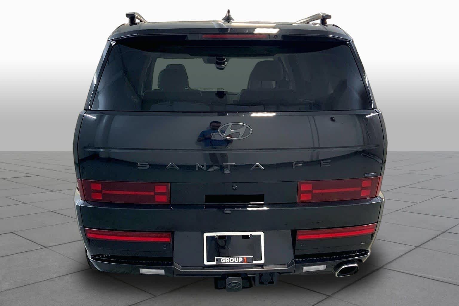Used 2025 Phantom Black Hyundai Calligraphy image 4