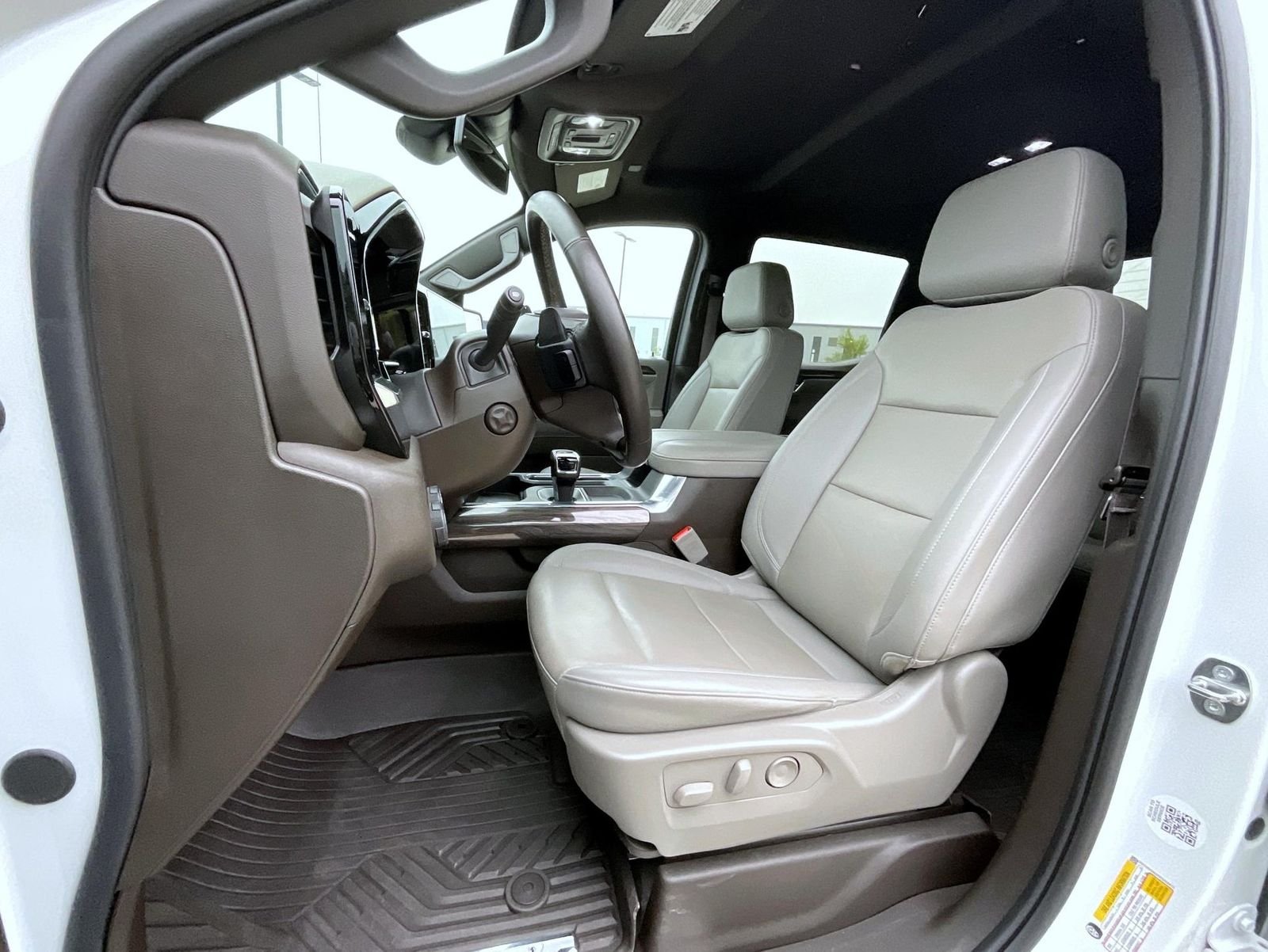 Used 2024 White Chevrolet LTZ image 11