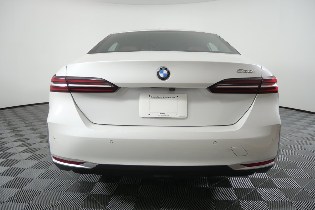 Certified Used 2026 Mineral White Metallic BMW 530i image 5