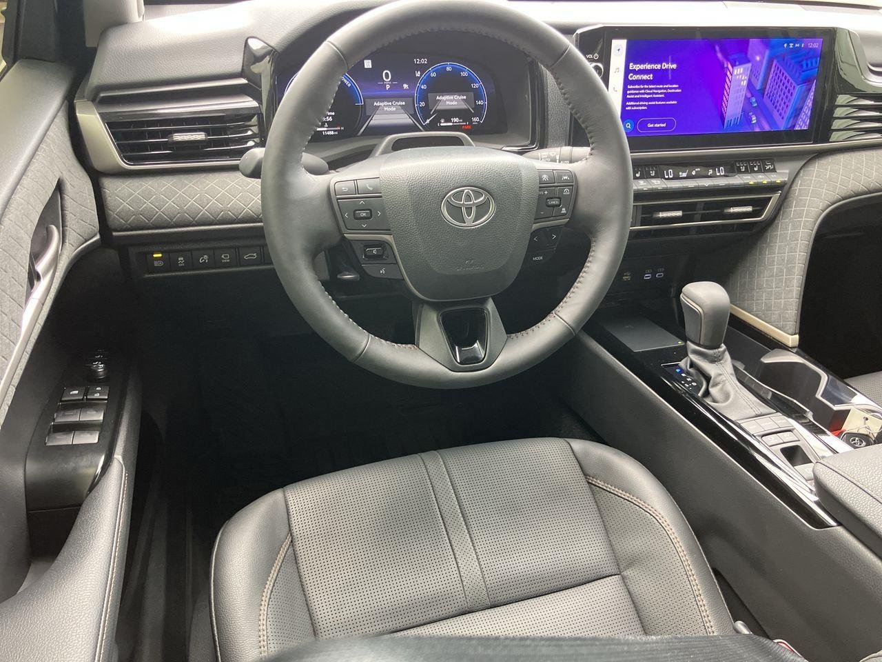 Used 2025 White (Wind Chill Pearl) Toyota XLE image 17