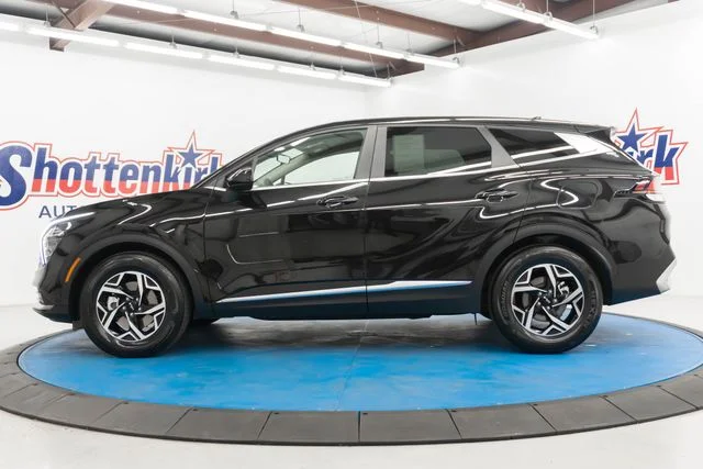 Used 2025 Black Kia LX image 5