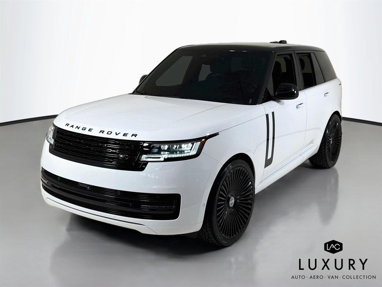 Used 2025 Fuji White Land Rover SE | 24