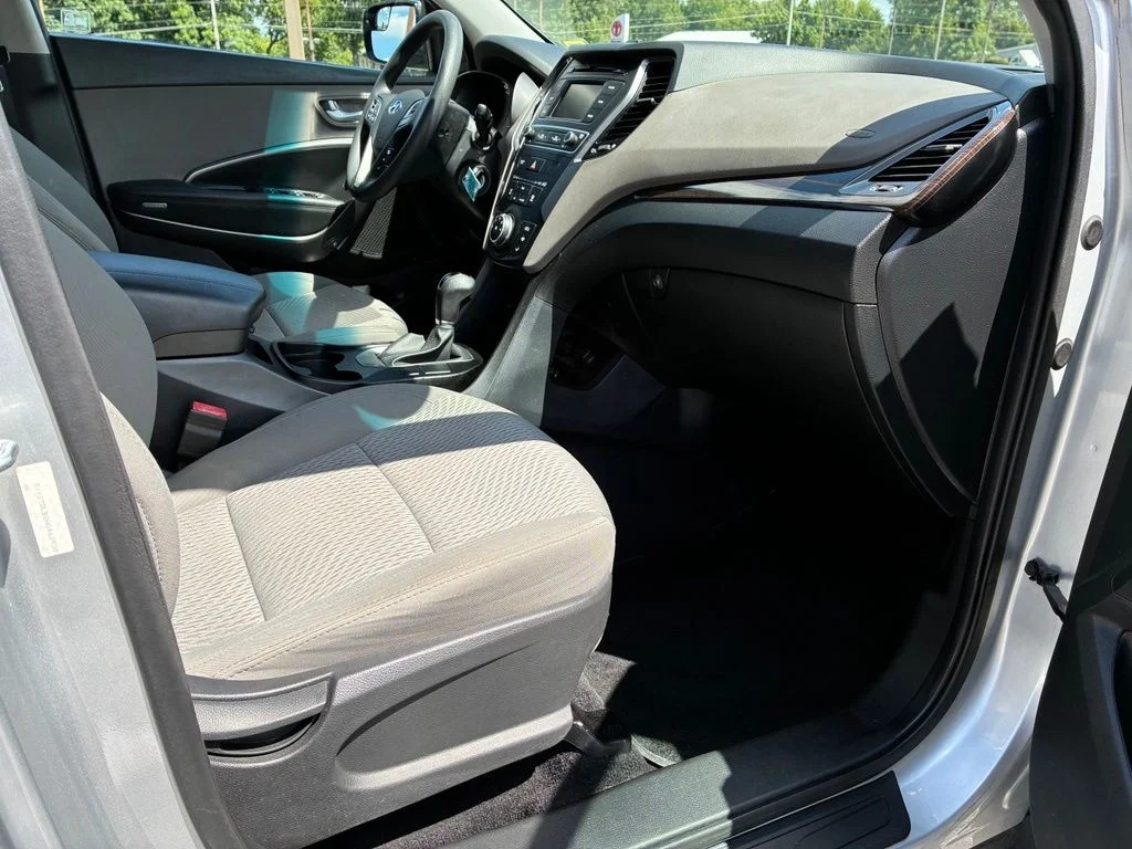 Used 2017 Silver Hyundai 2.4 Base image 39