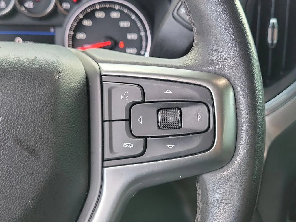 Used 2019 Silver Chevrolet RST image 29