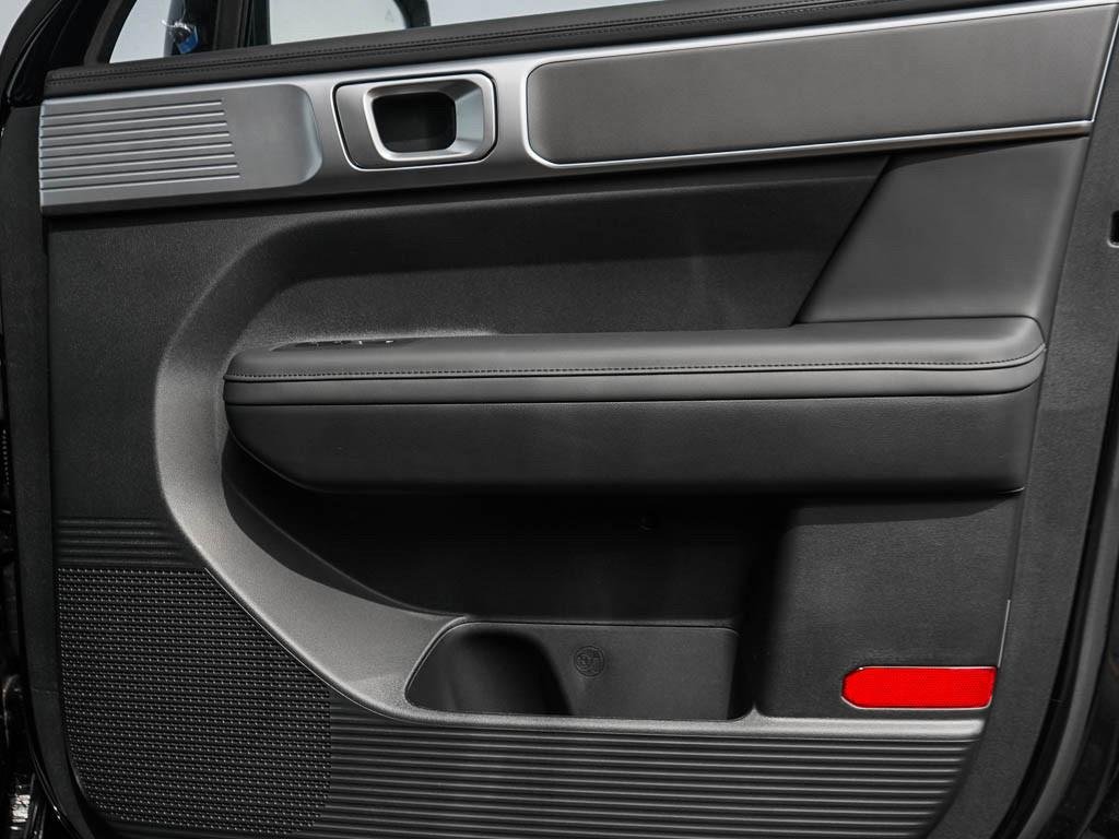 New 2026 Phantom Black Hyundai SEL AWD image 37