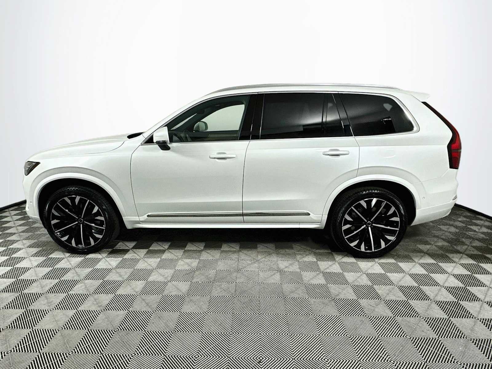 New 2026 Crystal White Volvo Plus image 4