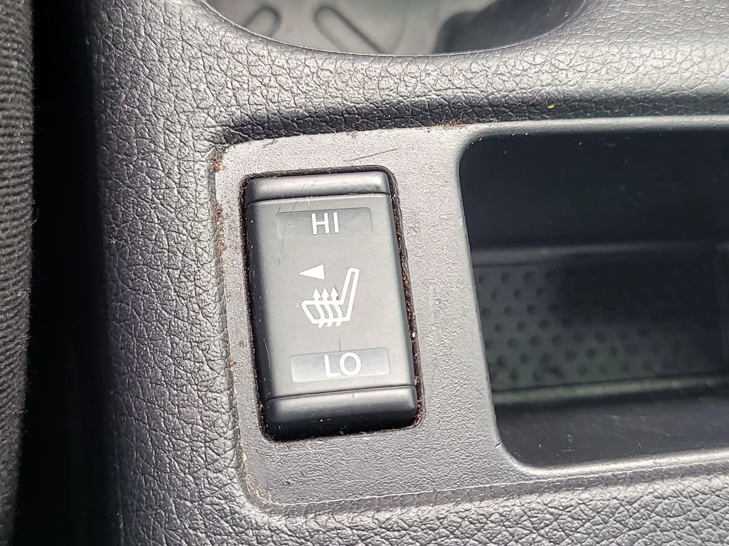 Certified Used 2016 Gray Nissan SL image 27