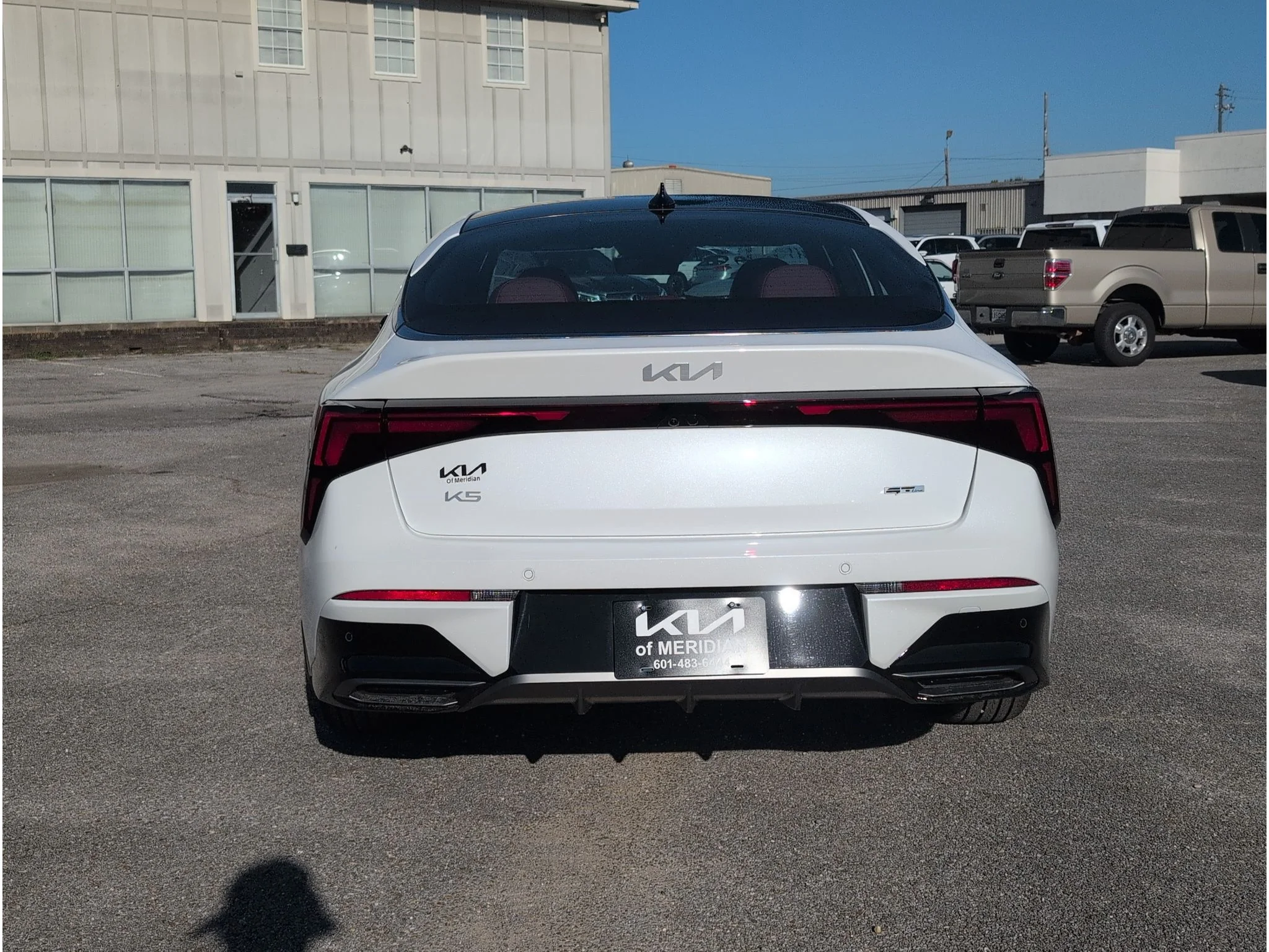 New 2027 Snow White Pearl Kia GT-Line image 4
