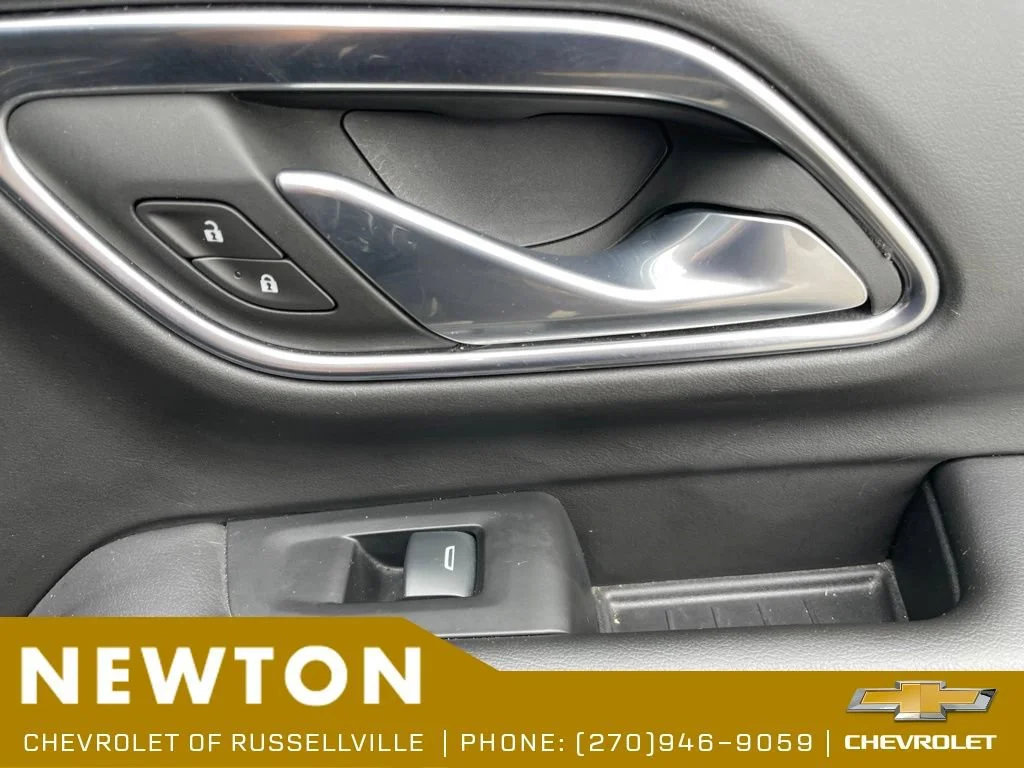 Used 2024 Onyx Black GMC SLT image 32