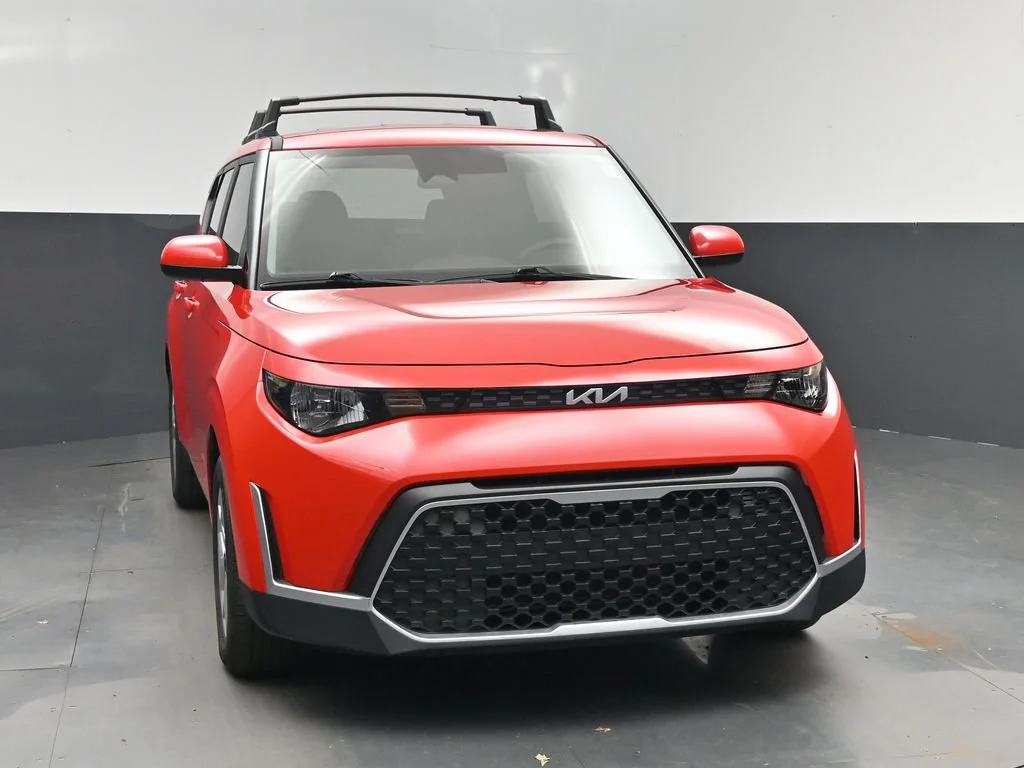 Used 2025 Red Kia LX image 21