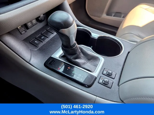 Used 2018 Blizzard Pearl Toyota XLE image 28