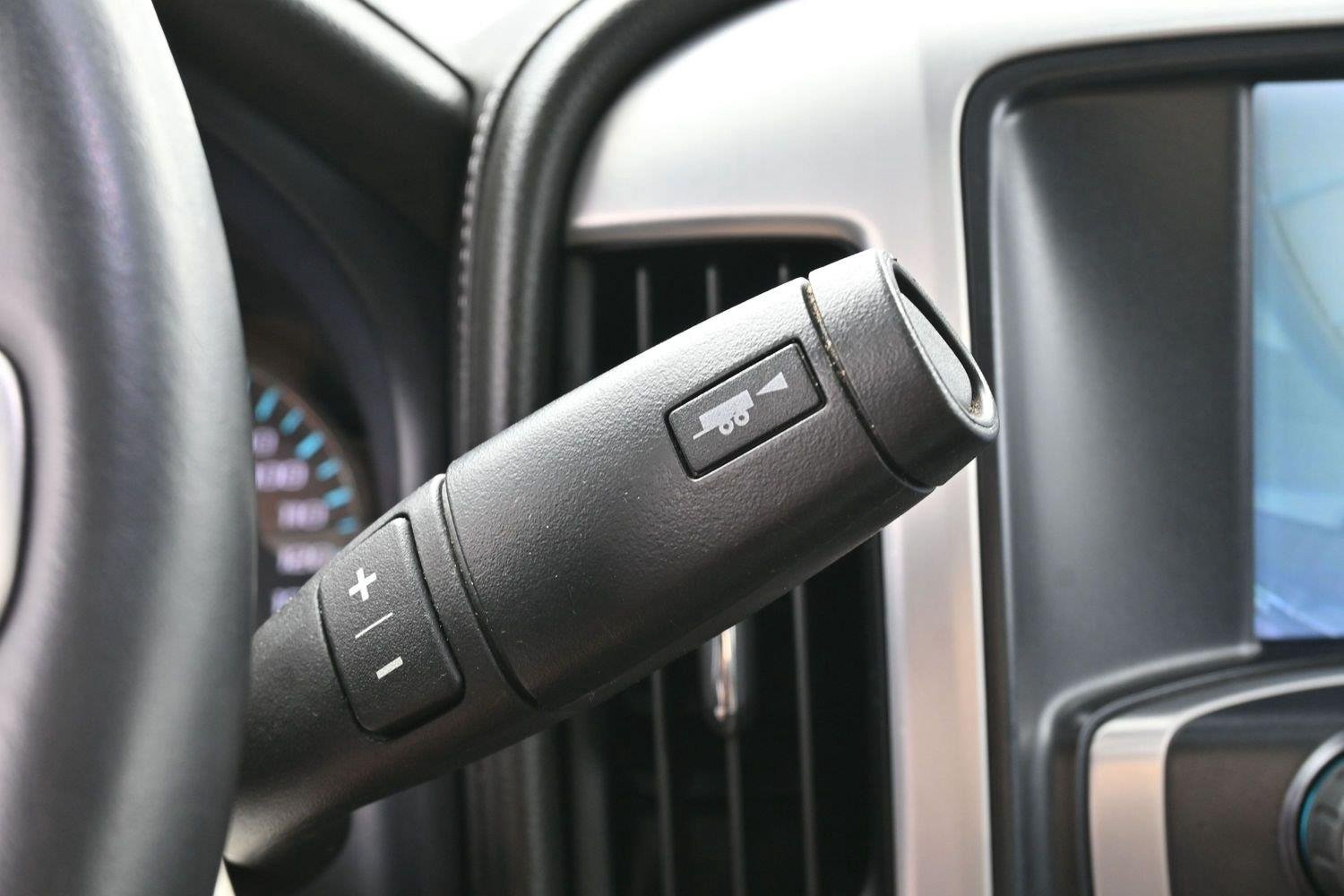 Used 2018 Summit White GMC SLT image 26