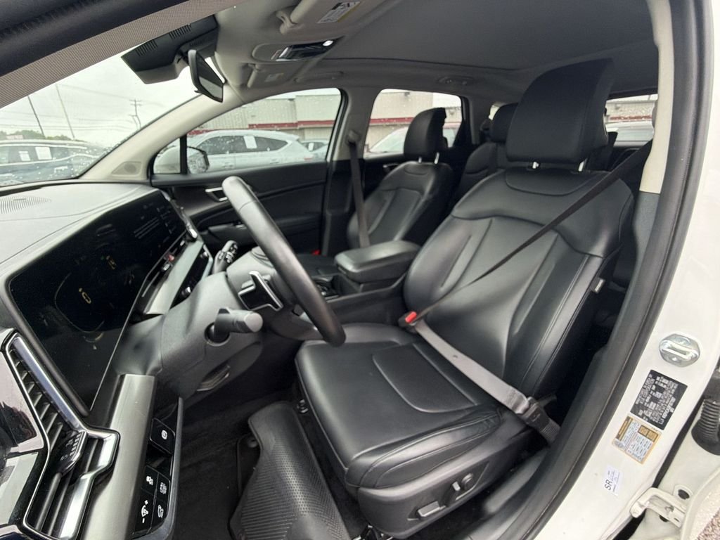 Used 2023 White Kia EX image 11