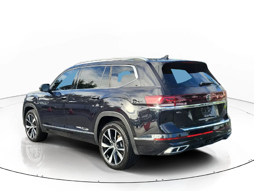 Used 2026  Volkswagen SEL Premium R-Line image 3
