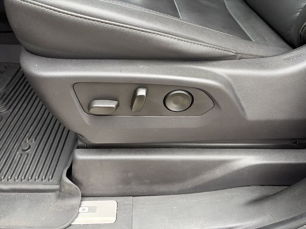 Used 2024 White Chevrolet RST image 14