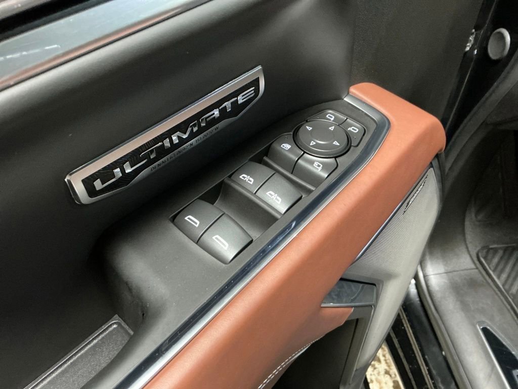 Used 2025 Onyx Black GMC Denali Ultimate image 16
