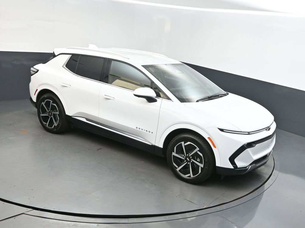 New 2025 Summit White Chevrolet LT image 37