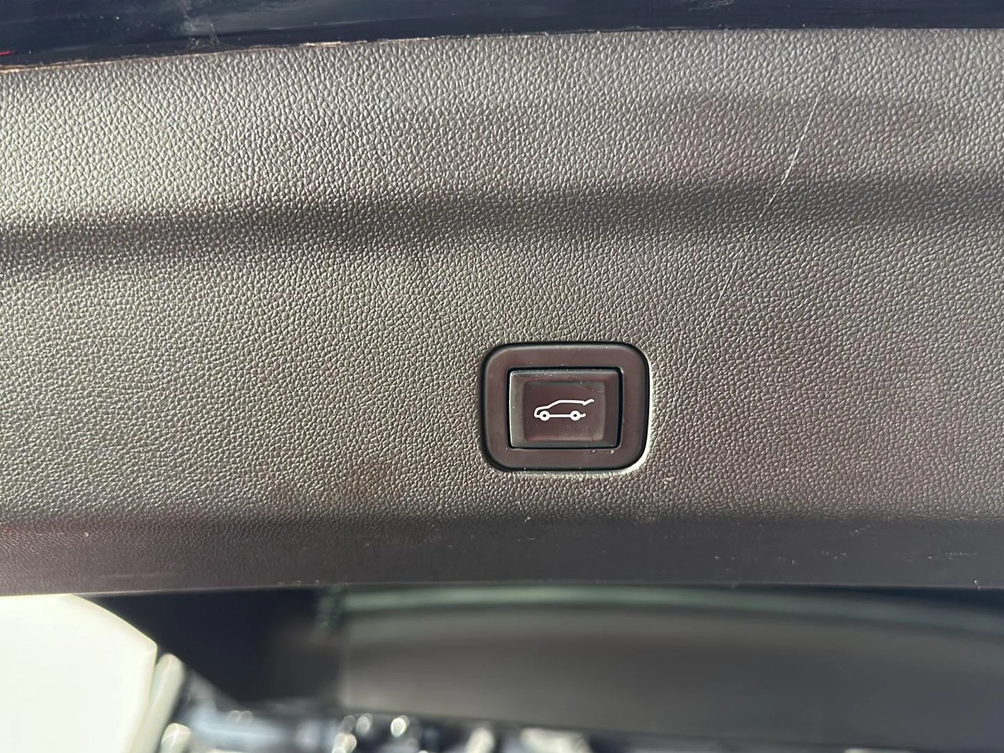 Used 2021 Black Chevrolet Premier image 7