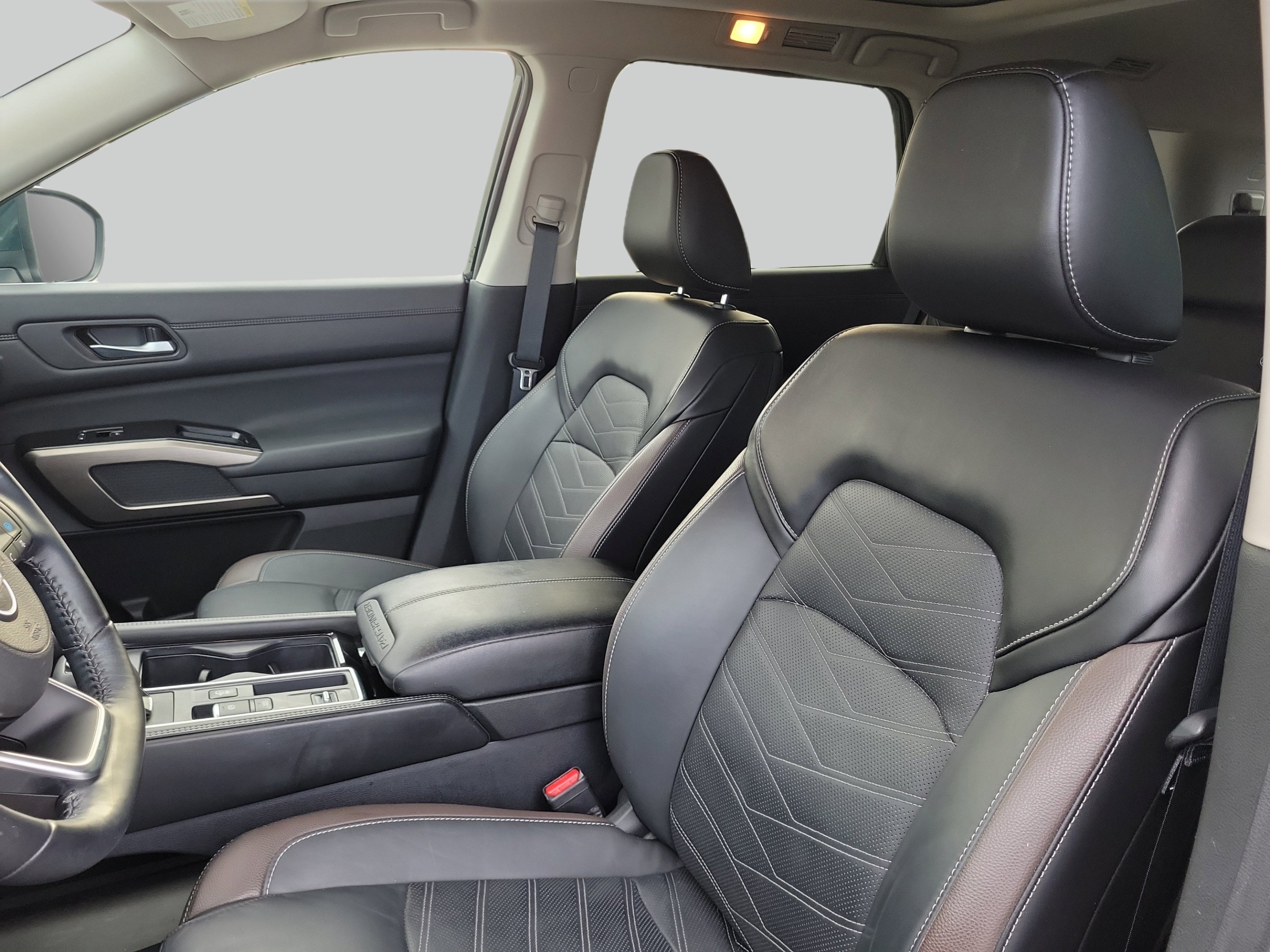 Used 2024 Obsidian Green Pearl Nissan Platinum image 23