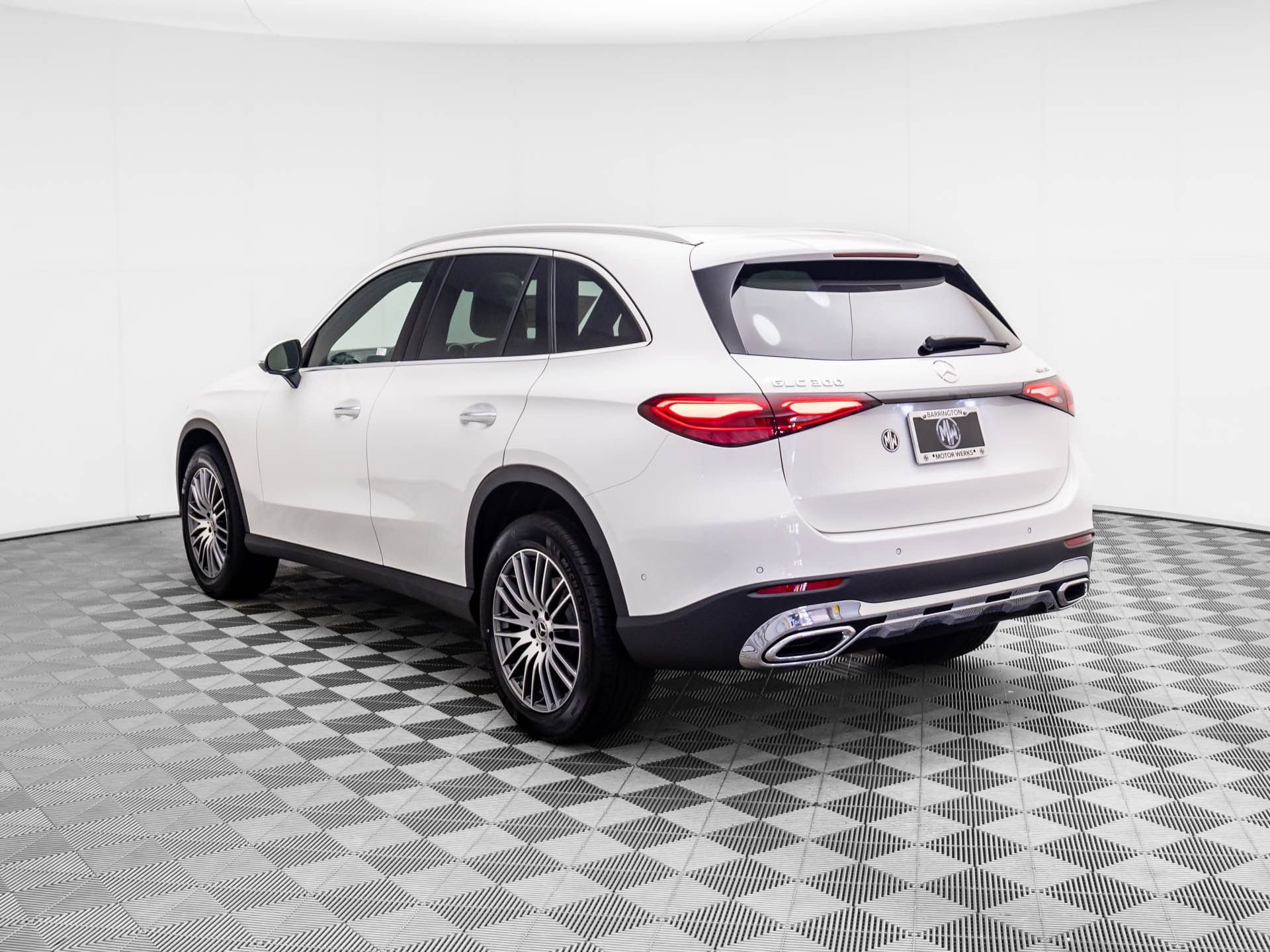 New 2026 Polar White Mercedes-Benz GLC 300 image 3