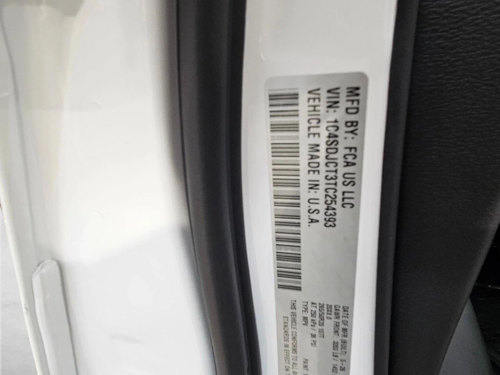 New 2026 White Knuckle Clear-Coat Exterior Paint Dodge GT HEMI V8 image 17