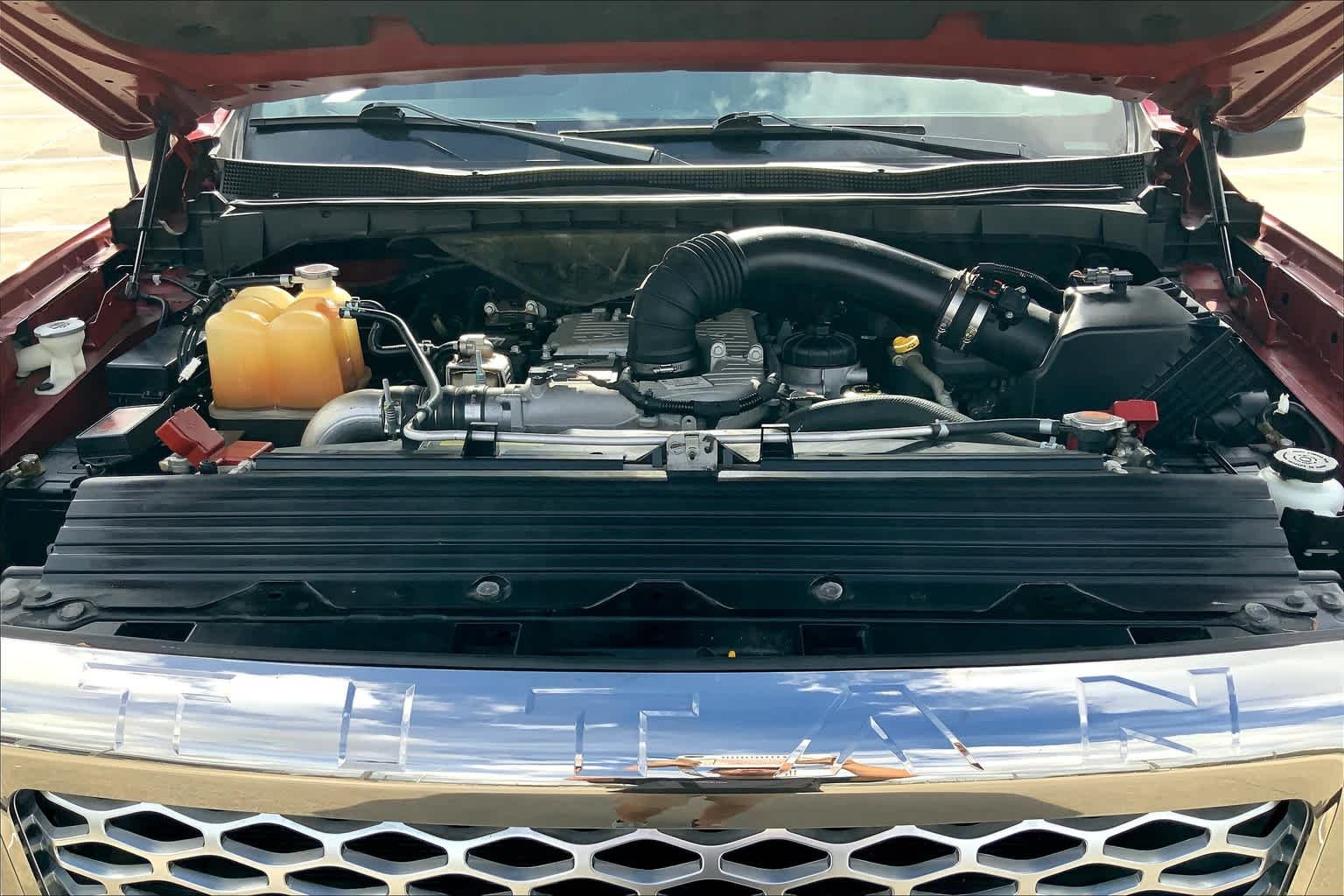Used 2016  Nissan Platinum Reserve image 30