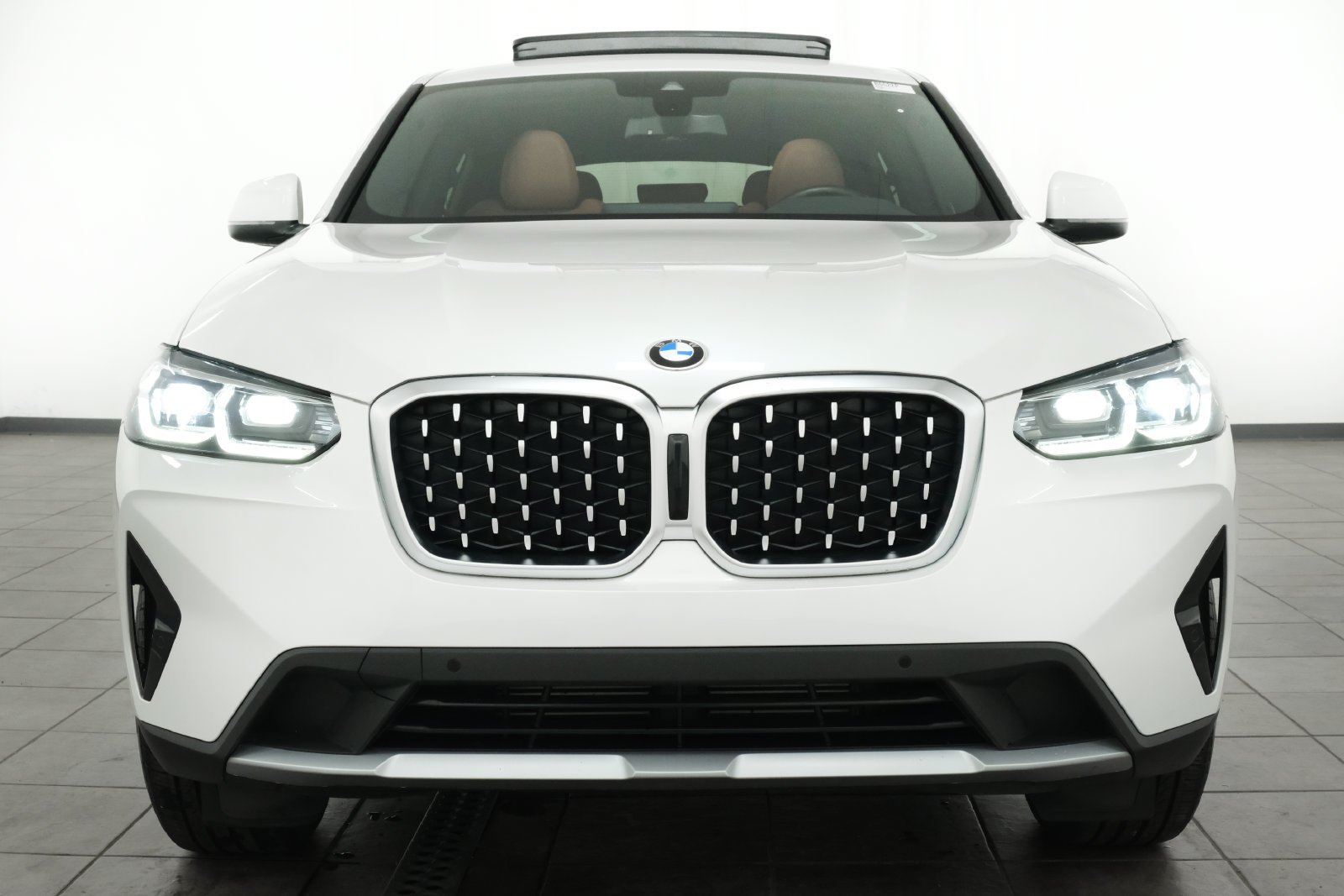 Certified Used 2025 White Metallic BMW xDrive30i image 8