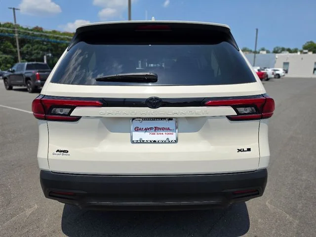 2024 Toyota Grand Highlander XLE - Photo 6
