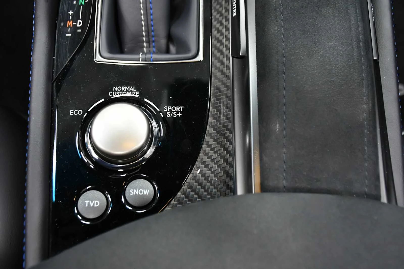 Used 2020 Liquid Platinum Lexus  image 25