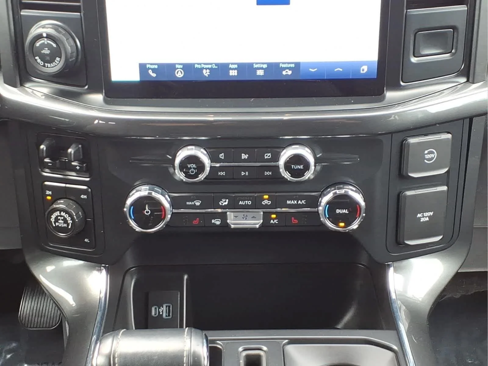 Used 2022 Oxford White Ford XLT image 25
