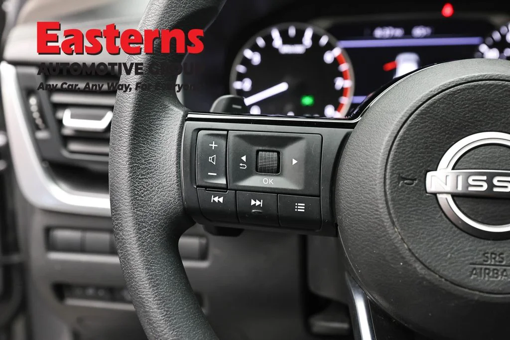 Used 2023 Gray Nissan SV image 14