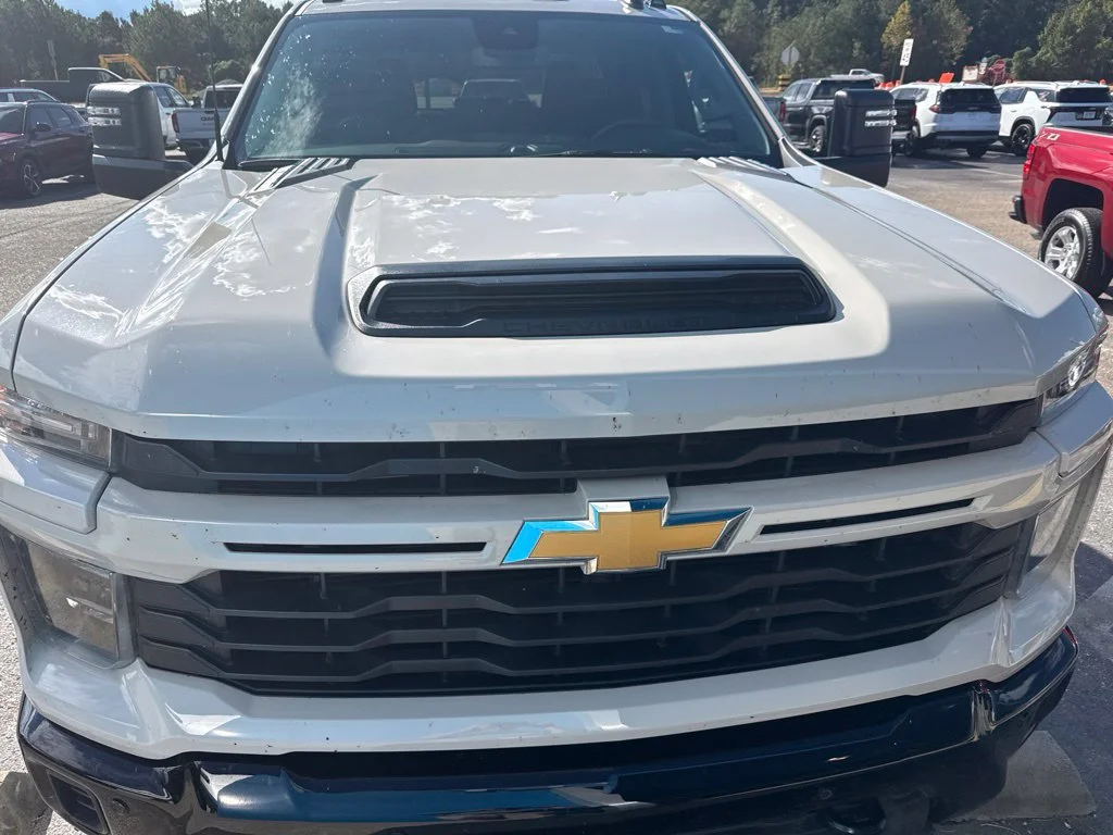 Used 2026 White Sands Chevrolet Custom image 5