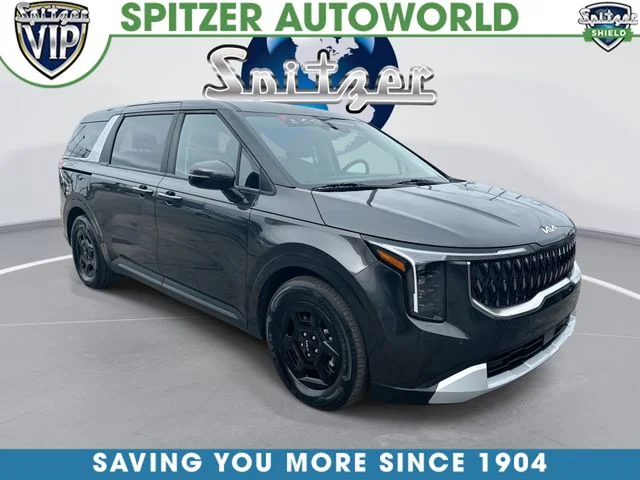 2025 Kia Sedona LXS's photo