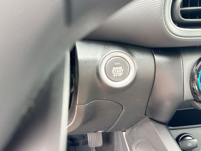 Used 2022 Ultra Black Hyundai SEL image 27